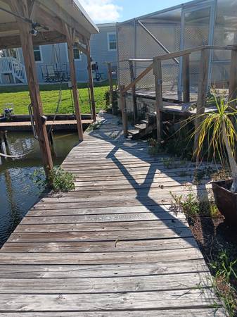 Marine construction , including seawalls,dock repair, boatlift install 1
