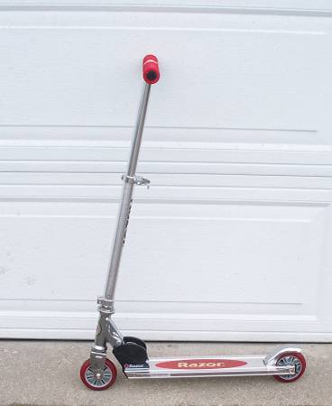 Folding Razor Scooter 1