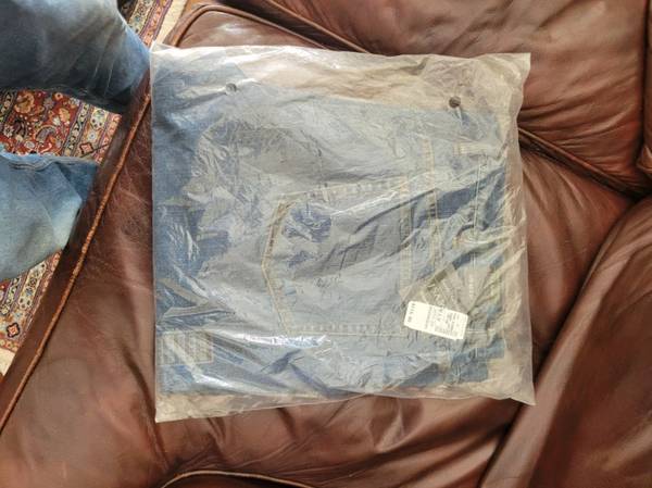 new Joseph Banks 42" W x 34" Inseam blue jeans 1