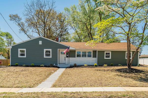 $639,000 / 3br - 1357ft2 - MOVE-IN READY REMODELED HOME IN HOWELL! (CANDLEWOOD)63762735731457122