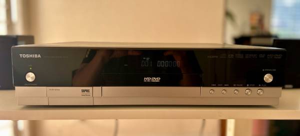 TOSHIBA HD-A1 2006 Awesome CD player 1