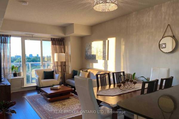 Reno'd, bright, spacious 1-bdrm + den corner unit, Parking / Locker 5