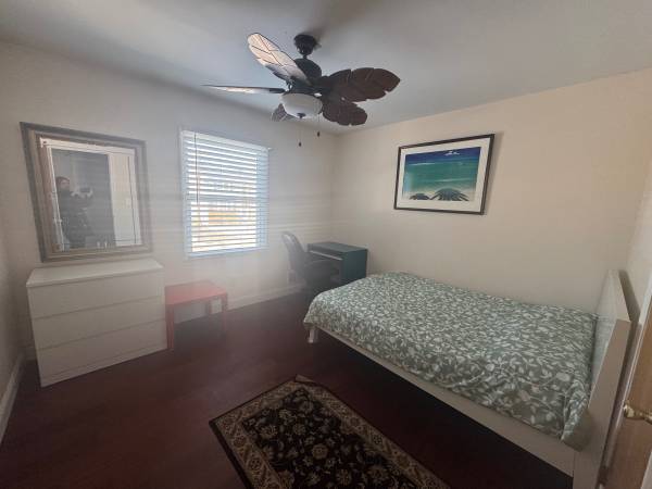 $1,200 Fully Furnished Master Bedroom private bathroBy Edison Train Station. (New Brunswick Rutgers,RWH( Hospital))63676257580675124