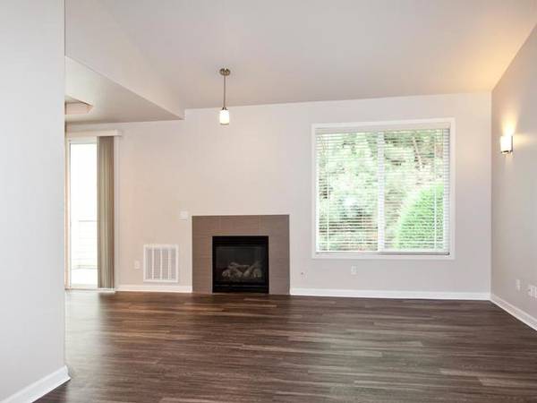 $1,880 / 2br - 1094ft2 - 24 Hour Fitness Center; Large Pool & Spa! Tours Welcome! (Kennewick)63674570052995120