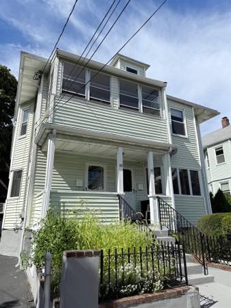 $2,600 / 2br - 1000ft2 - Teele Square 5 Room 2 Bedroom - EIK - In Unit Laundry - Dishwasher (Somerville \ Teele Sq. \ Davis Sq.)63824666402305121