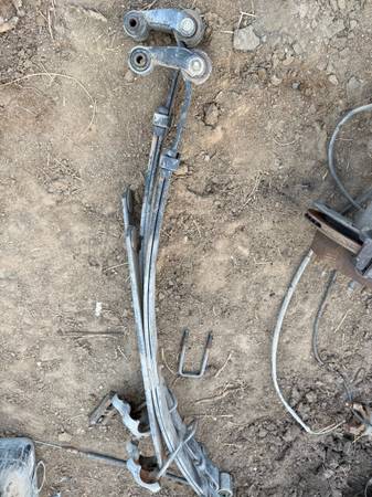 2002 gmc sierra gas tank $75 and leaf spring $60 1