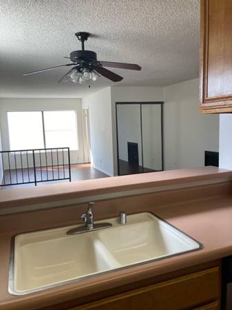 $1,750 VERY Spacious Single Apt Prime Studio City (Studio City)63840115004801120