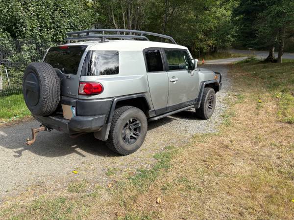 2012 Toyota FJ Cruiser - $20,000 (Langley , Whidbey Island)63438173508225121