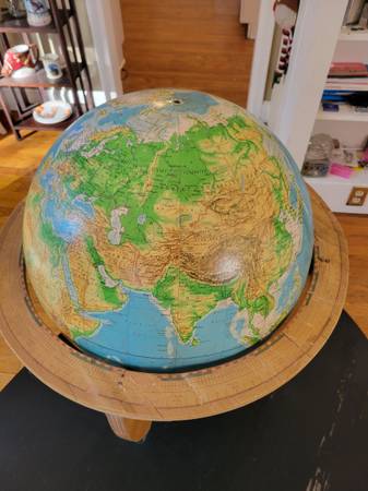 Globe 16" Denoyer-Geppert w/ stand 1