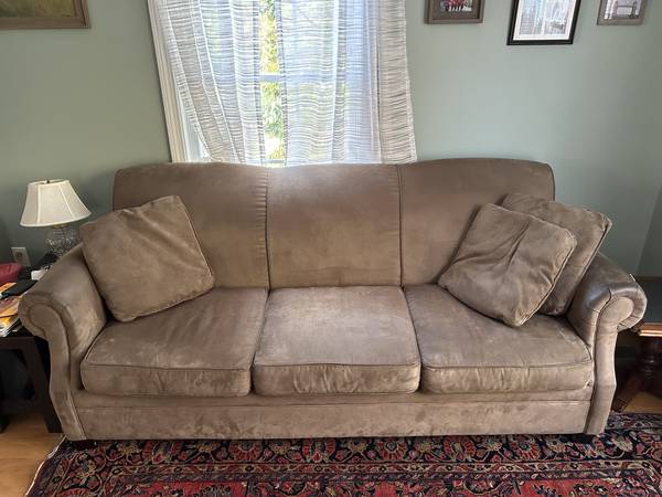 3 cushion couch 1