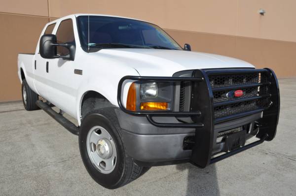2005 Ford F350  Super Duty 4x4 Crew Cab LOW Actual miles- Gooseneck 1