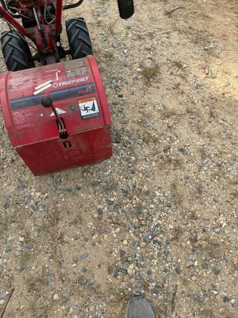 Troy-Bilt Pony Rototiller 6HP rear tines 1