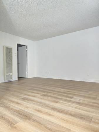 $820 / 1br - 675ft2 - 1 BED 1 BATH APARTMENT FOR RENT (Glendale)63812226637825121