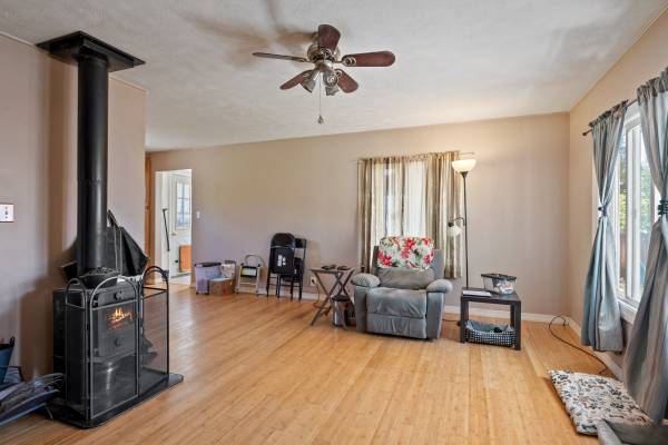 $325,000 / 2br - 750ft2 - Charming Stevensville Retreat: Where Comfort Meets Convenience! (Stevensville)63657026846083122