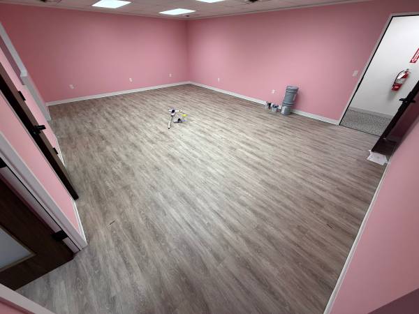 Perfect Salon Space Immediately Available $1,495 1