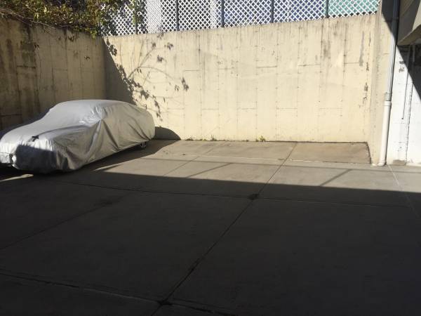 $200 ▇____parking space @ rear of building (East Elmhurst / Astoria)64212267391106123