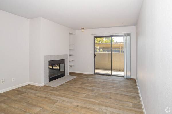 $2,275 / 2br - 882ft2 - The living is easy ANYTIME & the deals are great NOW. (Davis)63900567350530122