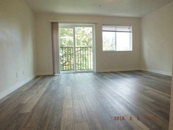 $2,050 / 2br - 800ft2 - $2050 2 HAB 1 BAÑO UNIDAD EN ESQUINA, VISTA A LA MONTAÑA (Northgate)63808083647747120