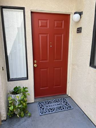 $1,995 / 2br - 816ft2 - Your couch just sighed in relief. (Sacramento)63900310995587120