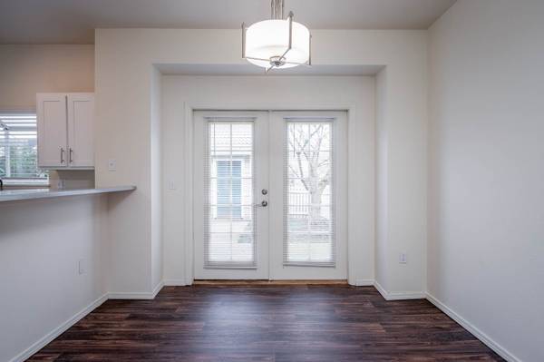 $2,348 / 2br - 1286ft2 - $1000 off 1st month's rent on select units. Call for details! (Wilsonville - I5, 205, Tigard, Oregon City, T)63999455294211122