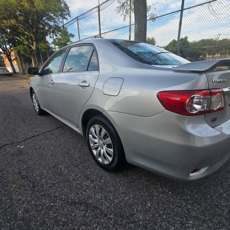 2013 Toyota Corolla 80,000 millas - $8,999 (Ozone Park)63470616223233121