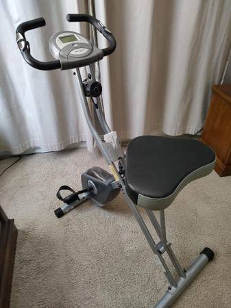 Bicicleta estática - $25 (Hernando)63438493468929121