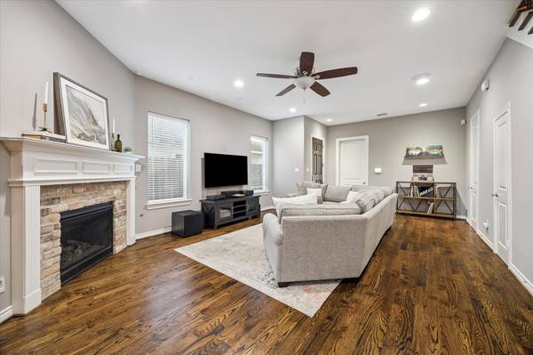 $519,999 / 4br - 2521ft2 - Rare Heights Home, Lowest Priced of it's Kind!! (Houston Heights)63924170042498122