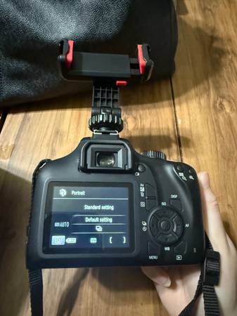 Canon EOS Rebel T100 1