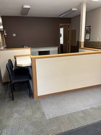 $135,000 / 1650ft2 - Office Building for Sale (Evansville)63988649382914122