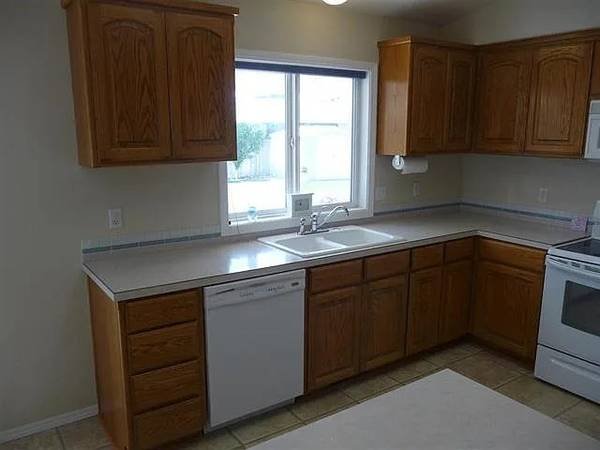 $1,833 / 3br - 1429ft2 - 1429sqft 3x2 Home w/ W/D Hookups, Fenced B-Yard & Storage Shed (West Richland '||" Walk To Parks, Shopping & Hwy 224)63686579299843121