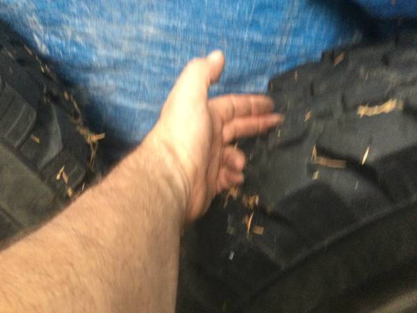 Mud tires Chevy wheels 315/75/16 1