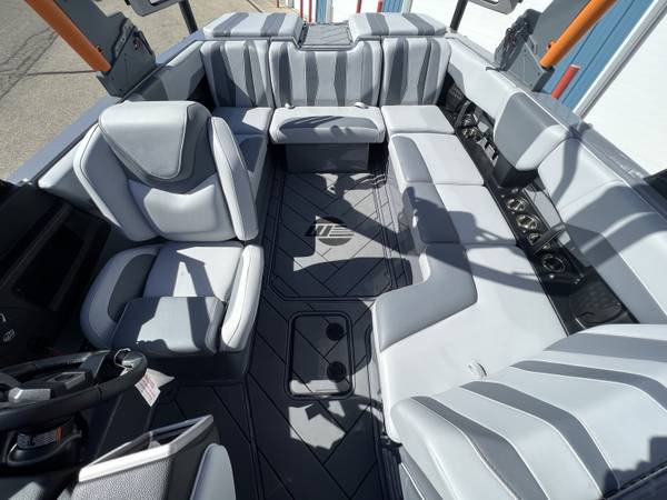 2023 Malibu Wakesetter 22 LSV FRESHWATER M6Di 450 Engine DELIVERY 1
