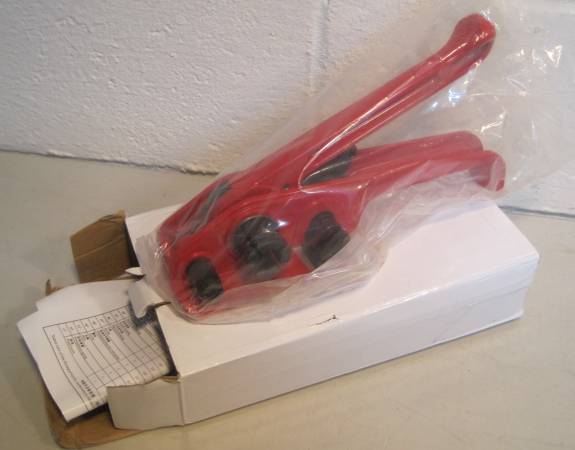 PACKING/SHIPPING PALLET STRAPING TENSIONER 1