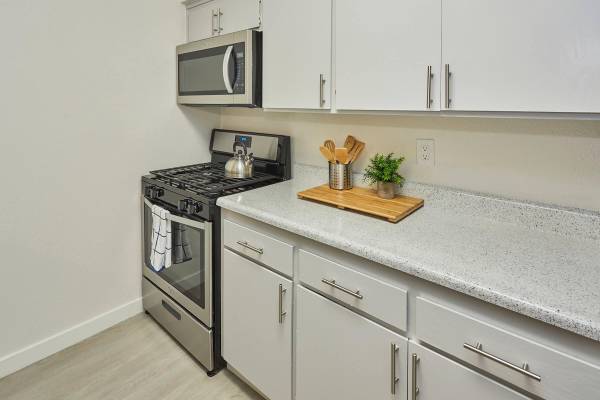 $2,389 / 2br - 919ft2 - Washer and Dryer in Home, Fitness Center, Pantry (18414 W. Jakes Way, Canyon Country, CA)63952933161603124
