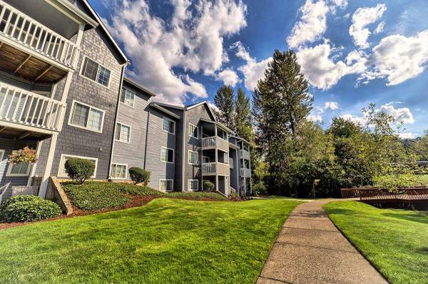 $1,578 / 2br - 934ft2 - Package Lockers Accessible 24-hours, Vaulted Ceilings63999456445186122