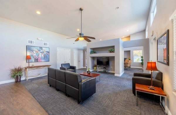$900 / 2br - 1000ft2 - Galveston Texas 2BD/2BA Apartment - $900 Monthly Rent Includes On-Site Managemen (galveston)63832138402819120