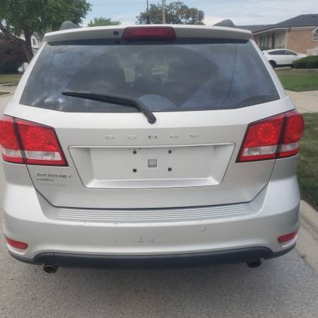 2011 DODGE JOURNEY SXT AWD - $3,500 (Calumet city)63494230081537122