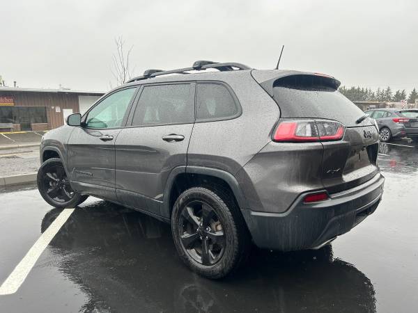 2019 Jeep Cherokee Altitude 4X4 - $13,900 (Auburn)63482947596803123