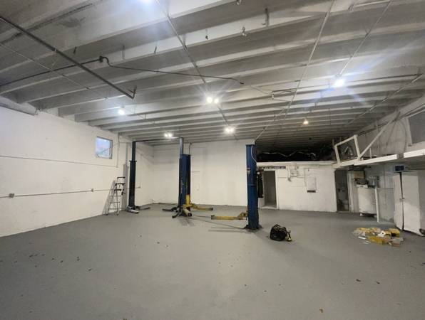 Commercial Space for Industrial/Auto Repair/Autobody 1