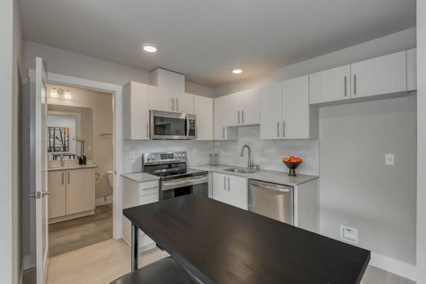 $1,595 / 1br - Donde la excelencia y la conveniencia se encuentran @ Lancaster Park! (Troutdale, Wood Village)63672618989057124