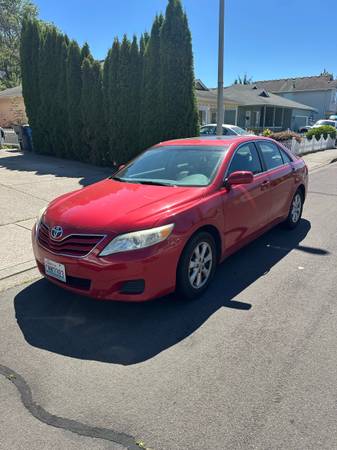 2011 toyota camry le - $6,000 (Battle Ground)63618484378883120