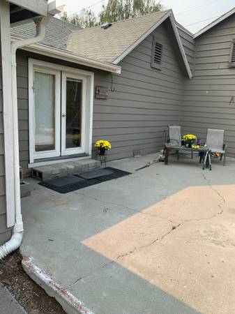 $1,500 / 1500ft2 - CASA ANTIGUA CON ZONIFICACIÓN COMERCIAL (WENATCHEE)63761829960835120