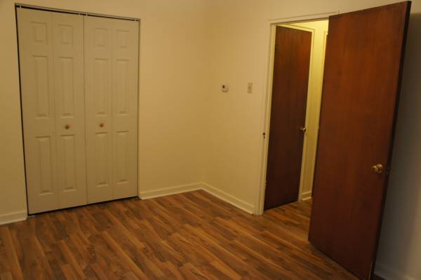 $1,050 / 1hab - 650ft2 - Excelente 1hab en Regent Square $1050 (560Allenby Ave.)64013203487619121