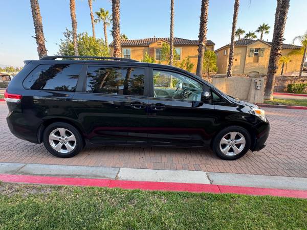 2014 TOYOTA SIENNA LE - $6,500 (SAN DIEGO)63469758391555123