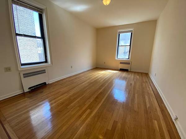 Habitación grande de $1,300 a dos cuadras del tren 7 (Sunnyside)63809019099907120