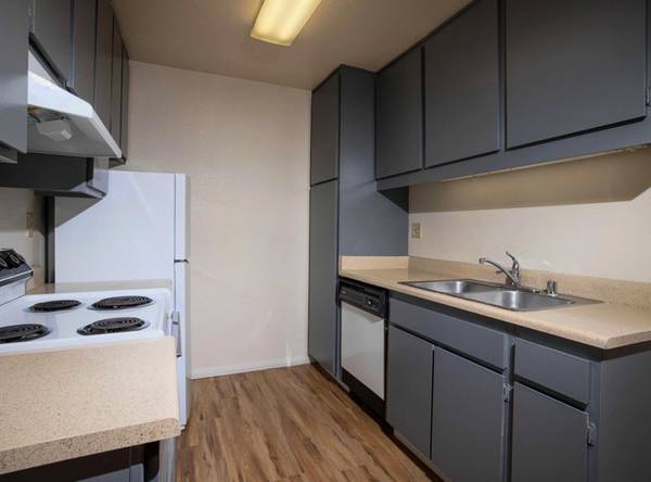 $2,445 / 1br - Ride the Trolley, Pets Always Welcome - 1 Bed Apt Overlooking Canyon (UTC)63701626462083121
