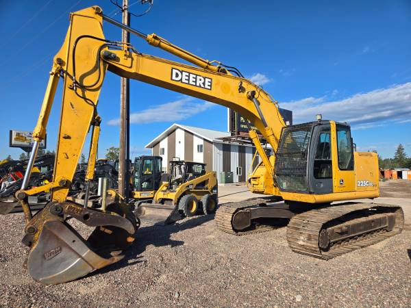 2004 John Deere 225C RTS Excavator 1