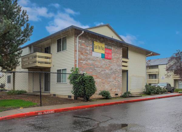 $1,450 / 2br - Near Shopping & Entertainment - Full Time Maintenance, 5 Nearby Parks (Rockwood Area)63672601066371122