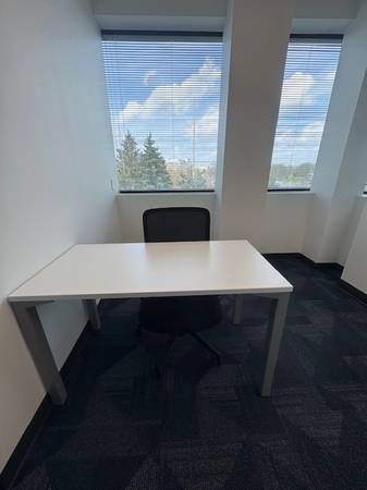 🌟Spacious Window Offices Ready for Immediate Move-In - Only $542/Mo 1