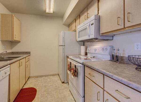 $1,731 / 4 habitaciones - 1268 pies² - Termostato electrónico, Pagos en línea disponibles, Piscina reluciente (9315 Chapel Hill Blvd, Pasco, WA)63689898951043120